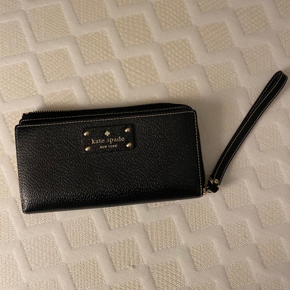 Black Kate Spade wristlet - Picture 1 of 4
